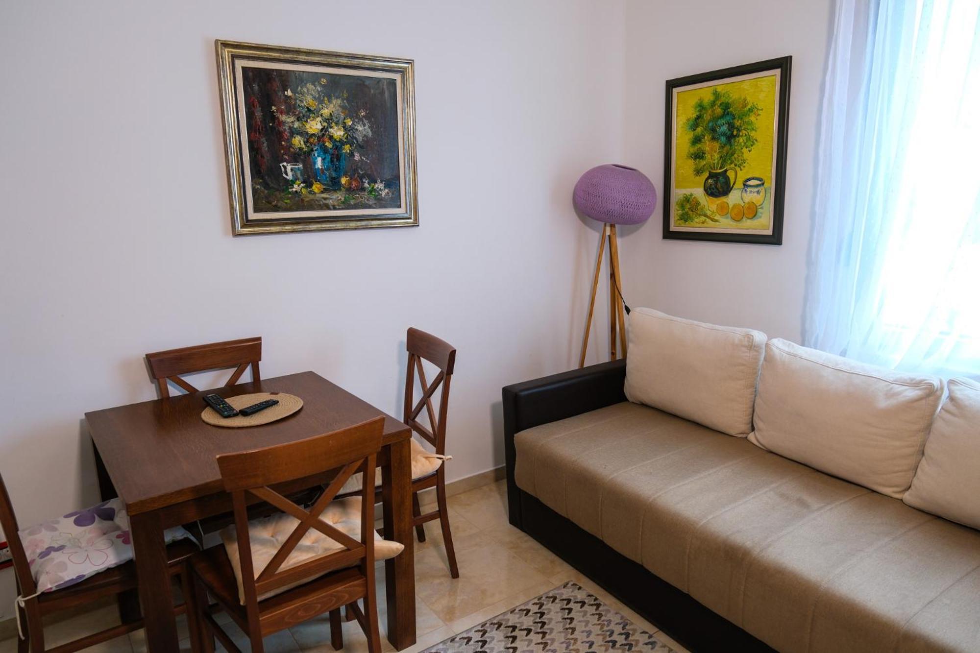 Qumi Apartments Tivat Exterior photo