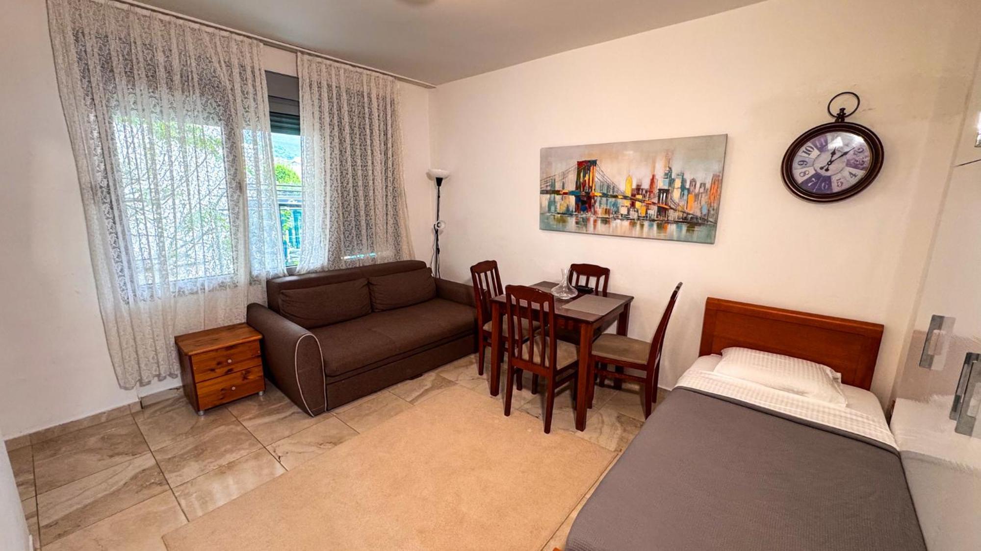 Qumi Apartments Tivat Exterior photo
