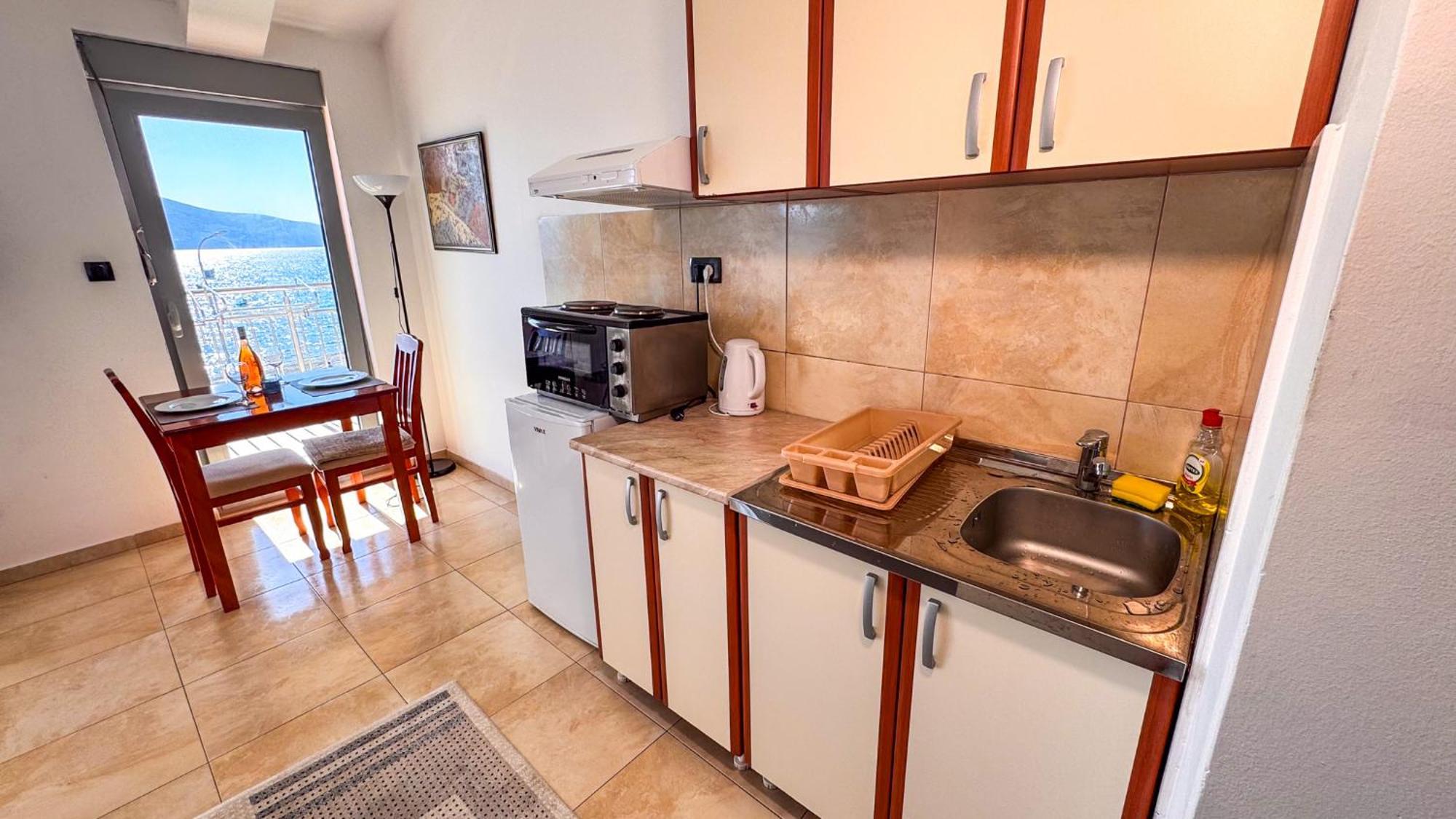 Qumi Apartments Tivat Exterior photo