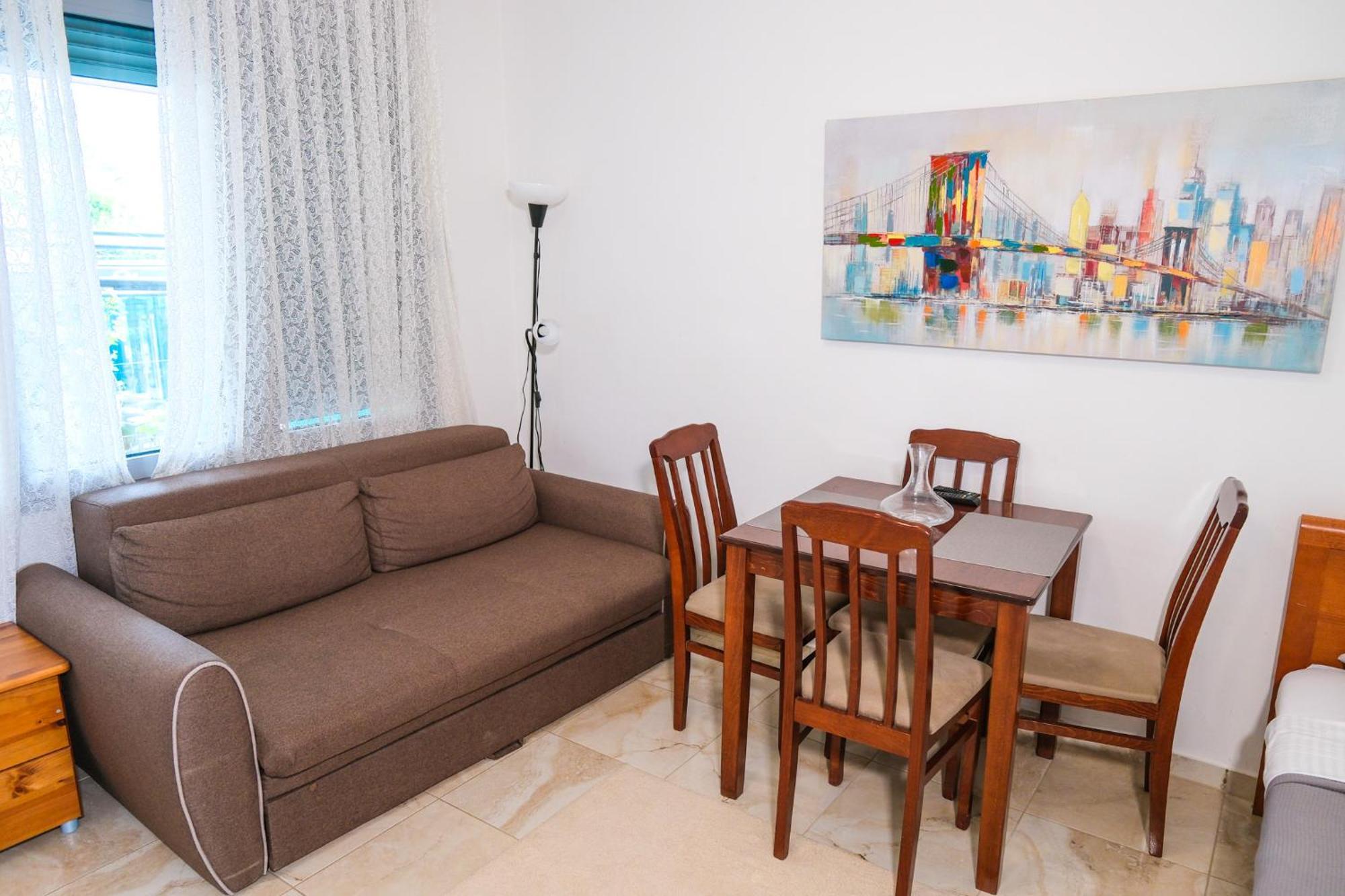 Qumi Apartments Tivat Exterior photo